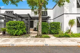 12317 NW 11th St, Pembroke Pines, FL 33026 - Photo 2