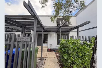 12317 NW 11th St, Pembroke Pines, FL 33026 - Photo 2