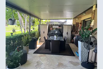 19505 E Lake Dr, Hialeah, FL 33015 - Photo 16