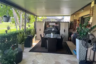 19505 E Lake Dr, Hialeah, FL 33015 - Photo 16