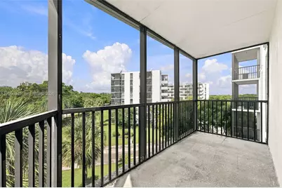 3475 N Country Club Dr #502, Aventura, FL 33180 - Photo 8