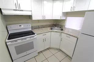4550 NW 9th St, Miami, FL 33126 - Photo 4