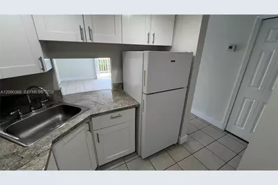 4550 NW 9 St #406E, Miami, FL 33126 - Photo 6