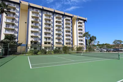 4550 NW 9 St #406E, Miami, FL 33126 - Photo 26