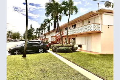 920 SW 11th Ave #9D, Hallandale Beach, FL 33009 - Photo 2