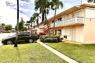 920 SW 11th Ave, Hallandale Beach, FL 33009 - Photo 2