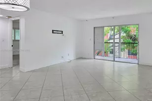 2212 S Cypress Bend Dr, Pompano Beach, FL 33069 - Photo 6