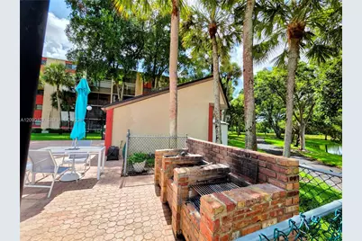 2212 S Cypress Bend Dr #301, Pompano Beach, FL 33069 - Photo 22
