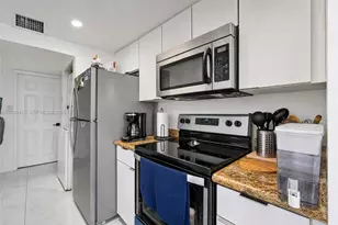 10451 SW 157th Pl, Miami, FL 33196 - Photo 12