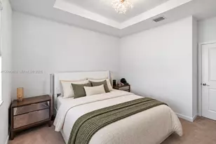 957 NE 211th St, Miami, FL 33179 - Photo 16
