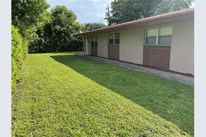 217 SW 10th St, Hallandale Beach, FL 33009 - Photo 1