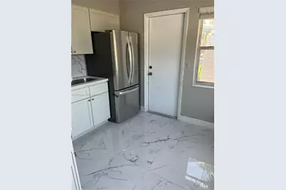 217 SW 10th St, Hallandale Beach, FL 33009 - Photo 12