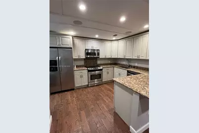 217 SW 10th St, Hallandale Beach, FL 33009 - Photo 4