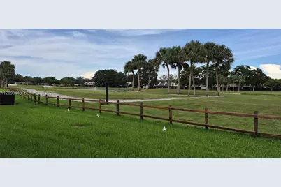1441 W Fairway Rd, Pembroke Pines, FL 33026 - Photo 22