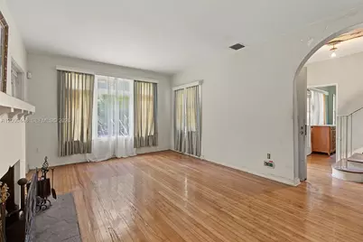 931 NW 14th Ct, Miami, FL 33125 - Photo 6