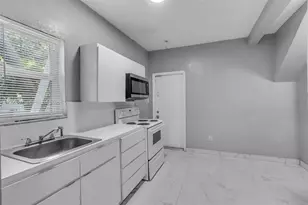 285 NW 44th St, Miami, FL 33127 - Photo 8