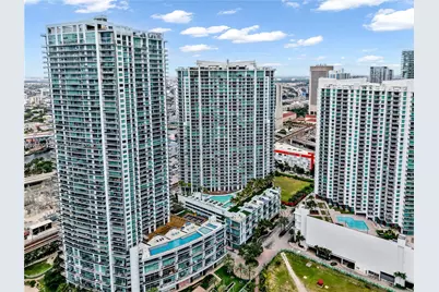 90 SW 3rd St #308, Miami, FL 33130 - Photo 2