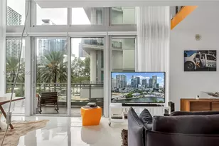90 SW 3rd St, Miami, FL 33130 - Photo 10