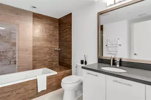 90 SW 3rd St, Miami, FL 33130 - Photo 8