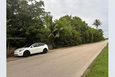 24350 SW 182 Ave, Homestead, FL 33031 - Photo 2