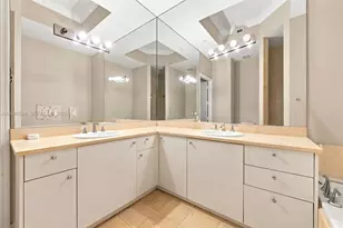 19900 E Country Club Dr, Aventura, FL 33180 - Photo 16