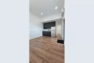 7801 Byron Ave #B, Miami Beach, FL 33141 - Photo 4