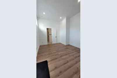 7801 Byron Ave #B, Miami Beach, FL 33141 - Photo 6
