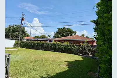 1525 SW 18th St, Miami, FL 33145 - Photo 2