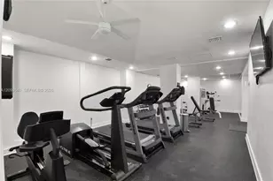 6450 Collins Ave, Miami Beach, FL 33141 - Photo 18