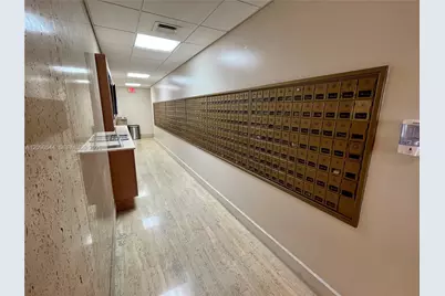 2899 Collins Ave #1037, Miami Beach, FL 33140 - Photo 30