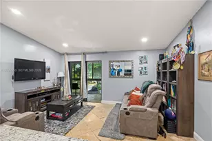 917 NE 199th St, Miami, FL 33179 - Photo 18