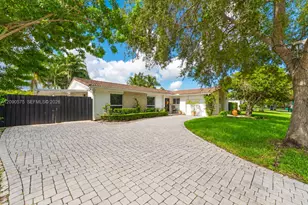 10420 SW 99th St, Miami, FL 33176 - Photo 1