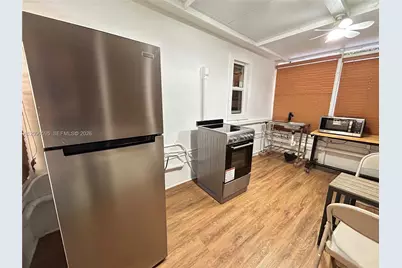 140 Iroquois St #B, Miami Springs, FL 33166 - Photo 2