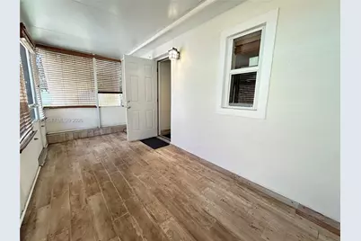 140 Iroquois St #B, Miami Springs, FL 33166 - Photo 6