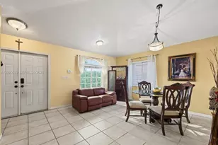 12711 NW 99th Pl, Hialeah Gardens, FL 33018 - Photo 4