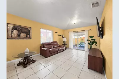 12711 NW 99th Pl, Hialeah Gardens, FL 33018 - Photo 20