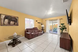 12711 NW 99th Pl, Hialeah Gardens, FL 33018 - Photo 20