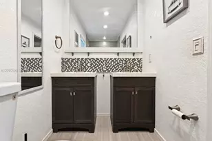 12711 NW 99th Pl, Hialeah Gardens, FL 33018 - Photo 22