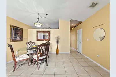 12711 NW 99th Pl, Hialeah Gardens, FL 33018 - Photo 6