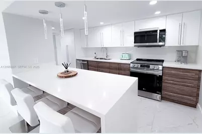 1800 Collins Ave #3B, Miami Beach, FL 33139 - Photo 6
