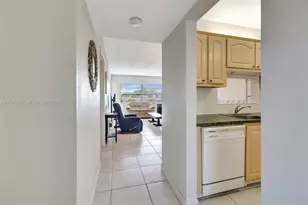 5002 NW 35th St, Lauderdale Lakes, FL 33319 - Photo 6