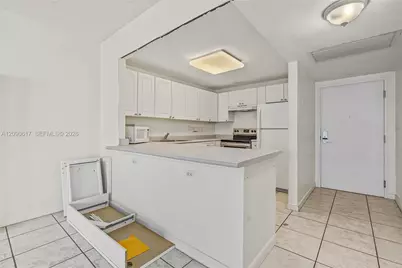 2301 Collins Ave #1420, Miami Beach, FL 33139 - Photo 8