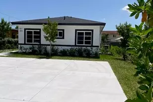 855 SW 1st St, Florida City, FL 33034 - Photo 10