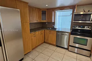 1000 Parkview Dr, Hallandale Beach, FL 33009 - Photo 10