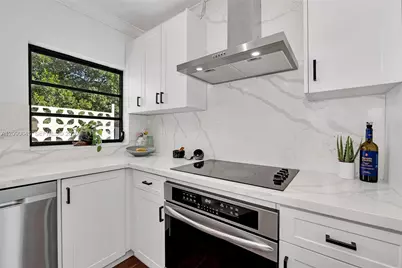 6751 SW 30th St, Miami, FL 33155 - Photo 10