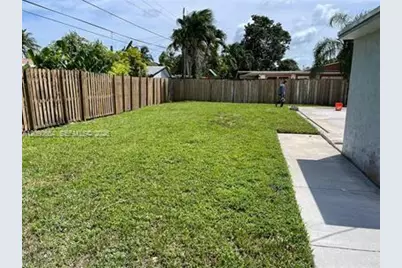 1730 SW 64th Ter, North Lauderdale, FL 33068 - Photo 24