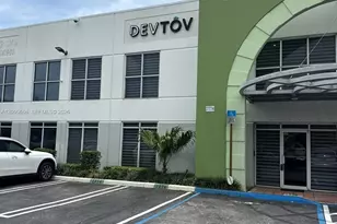 7774 NW 46th St, Doral, FL 33166 - Photo 1