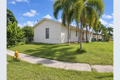 26153 SW 123rd Pl, Homestead, FL 33032 - Photo 2