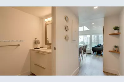 41 SE 5th St #2212, Miami, FL 33131 - Photo 32