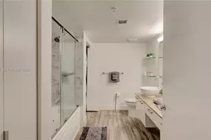 41 SE 5th St, Miami, FL 33131 - Photo 28